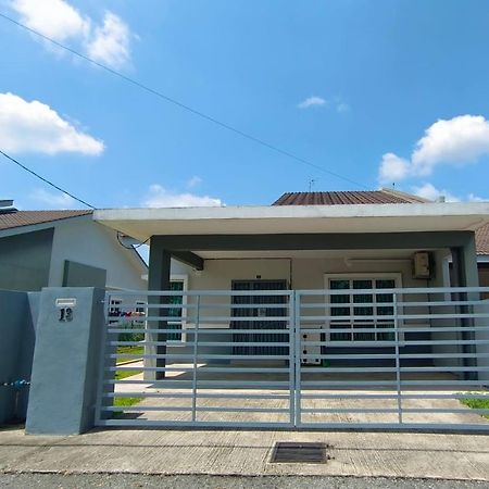 Tilapia Guest House Temerloh Exterior photo